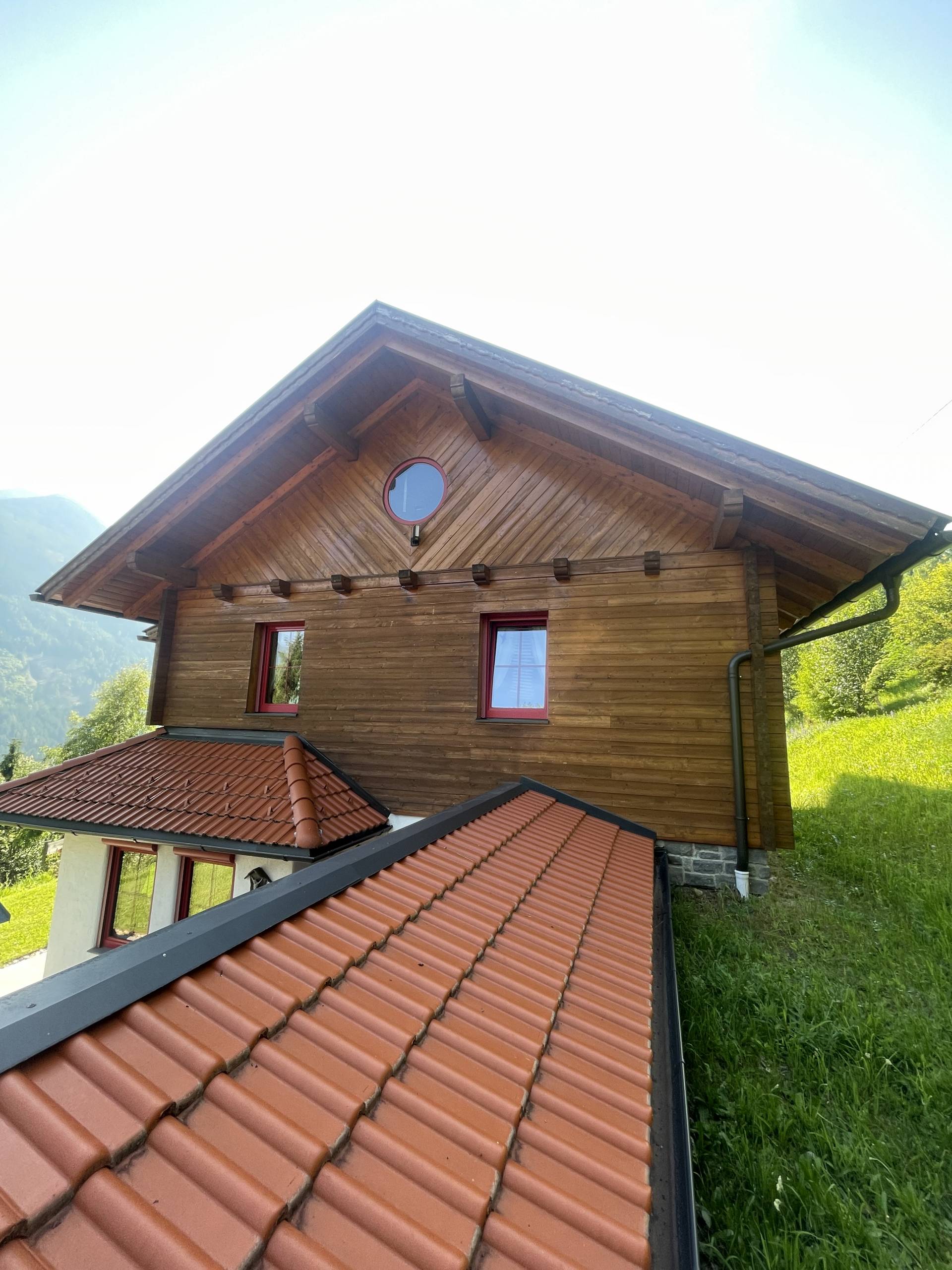 Holzarbeiten am Wohnhaus – Balkon, Fassade und Details