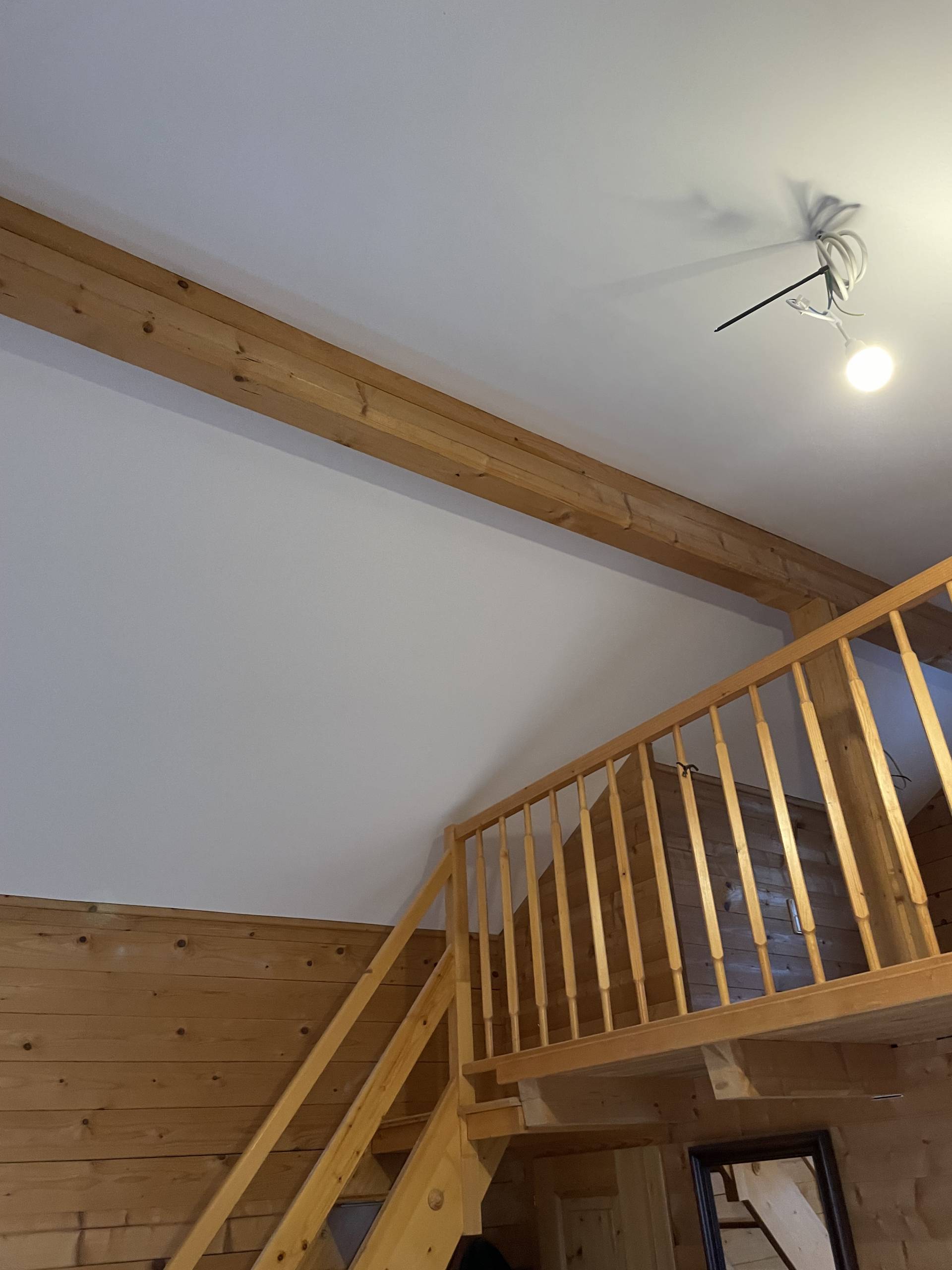 Innenausbau aus Holz mit Galerieebene